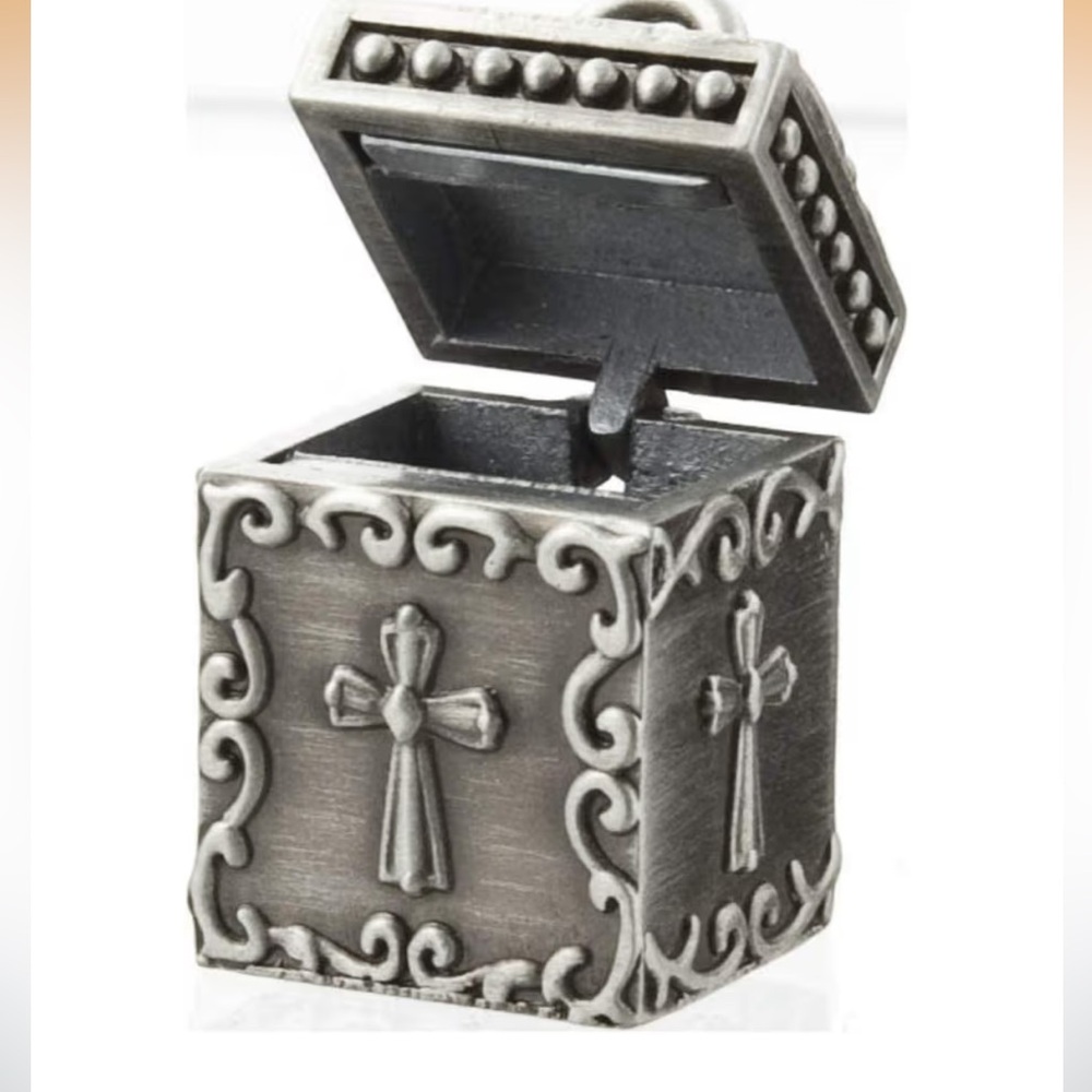Pewter Decorative Box with Cross Design
Magnetic closure 3 tiny angels inside